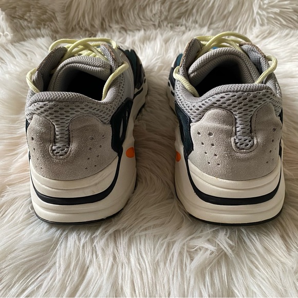 ADIDAS YEEZY Boost 700 Wave Runner (2017) - Picture 9 of 15